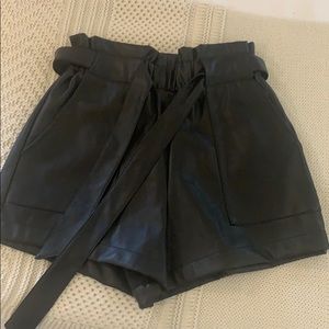 Olivaceous medium leather shorts